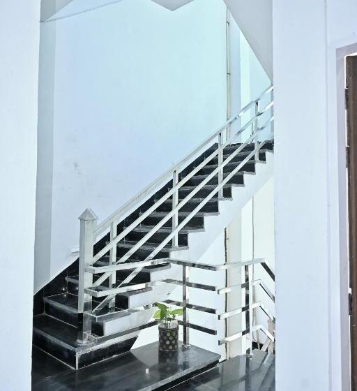 Отель Pitambara Dham