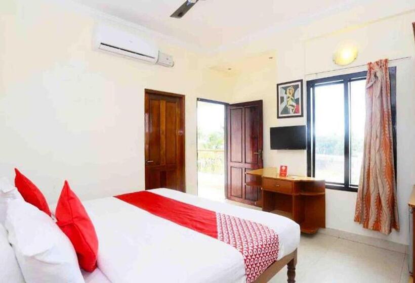 בית מלון כפרי Sea Castle