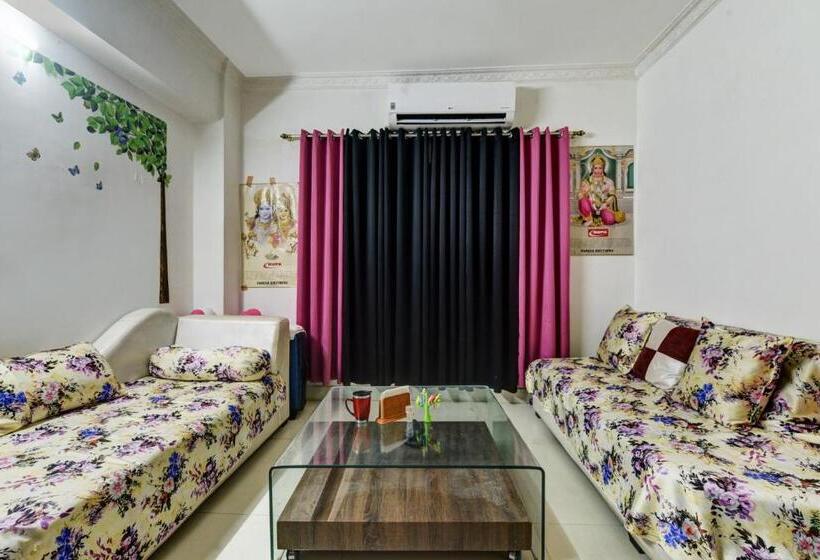 호텔 Super Oyo Aruna Banquet And Guest House