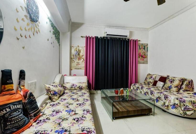 호텔 Super Oyo Aruna Banquet And Guest House