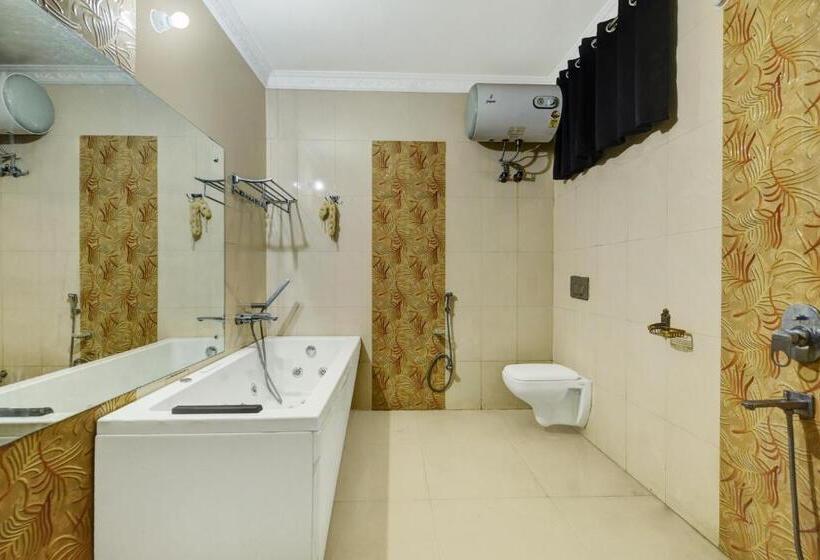 בית מלון כפרי Super Oyo Aruna Banquet And Guest House