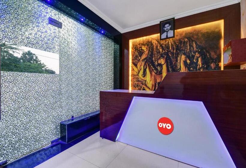 בית מלון כפרי Super Oyo Aruna Banquet And Guest House