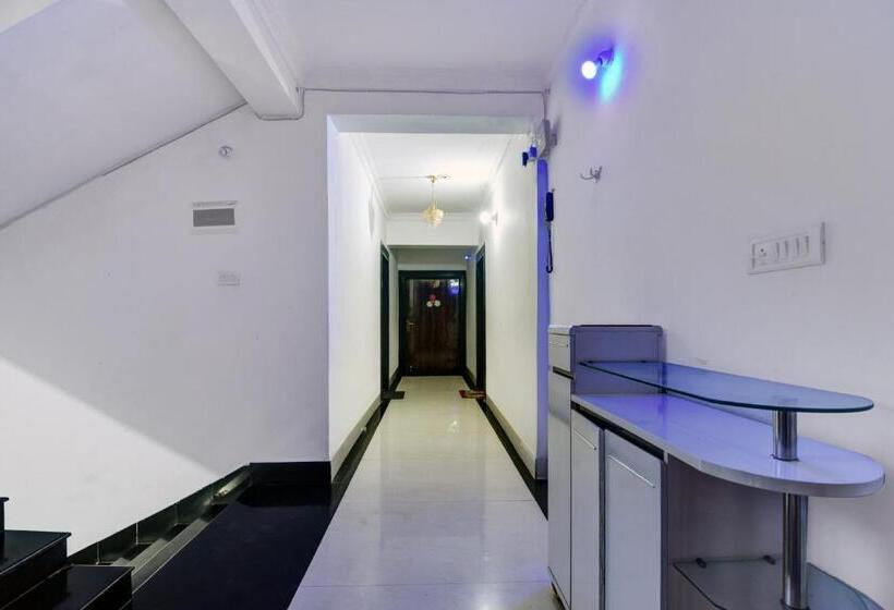 בית מלון כפרי Super Oyo Aruna Banquet And Guest House