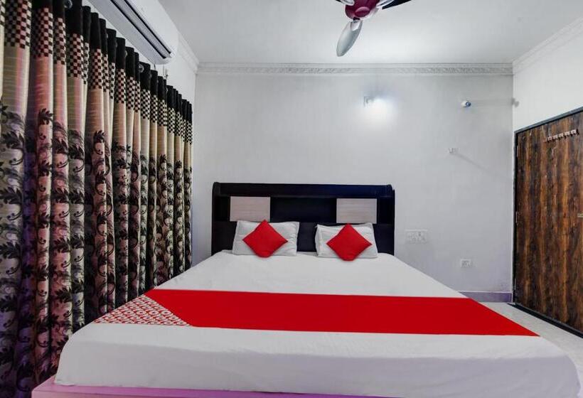 בית מלון כפרי Super Oyo Aruna Banquet And Guest House