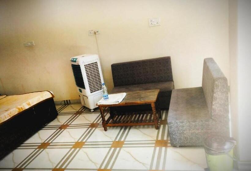 בית מלון כפרי Temple View