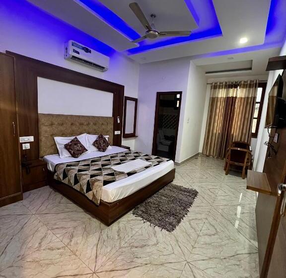 فندق The Crown , Top Rated & Most Awarded Property In Chandigarh, Zirakpur & Tricity