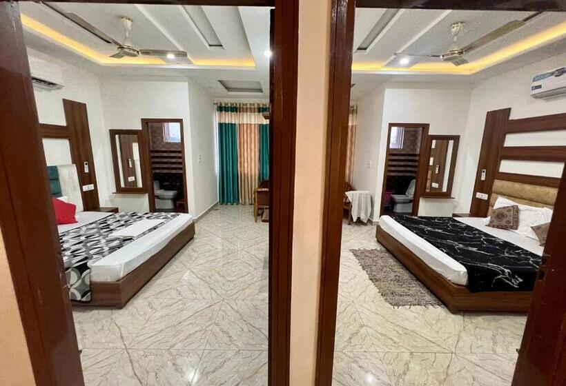 酒店 The Crown , Top Rated & Most Awarded Property In Chandigarh, Zirakpur & Tricity