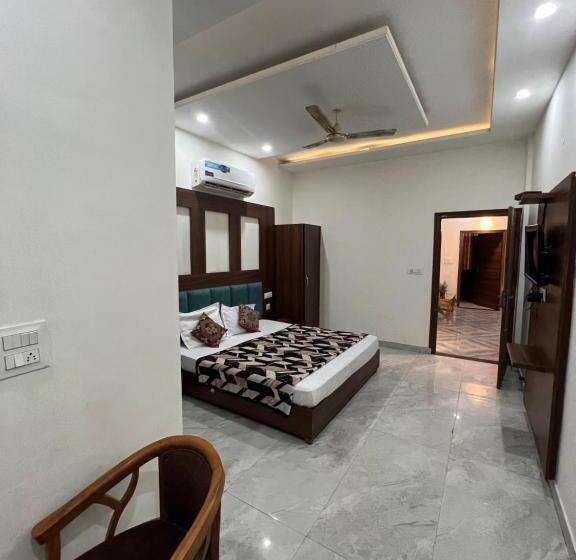 فندق The Crown , Top Rated & Most Awarded Property In Chandigarh, Zirakpur & Tricity