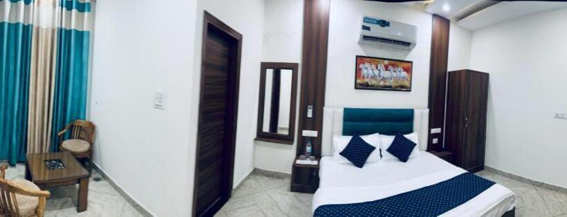 酒店 The Crown , Top Rated & Most Awarded Property In Chandigarh, Zirakpur & Tricity