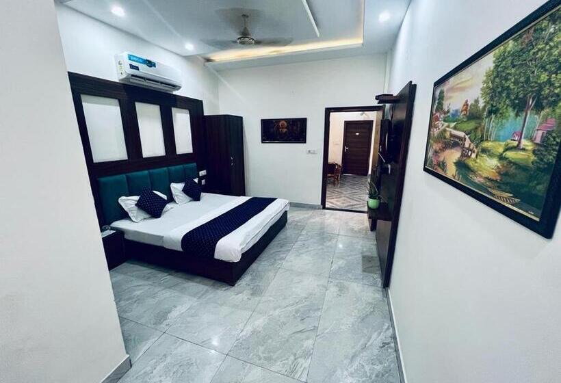 فندق The Crown , Top Rated & Most Awarded Property In Chandigarh, Zirakpur & Tricity