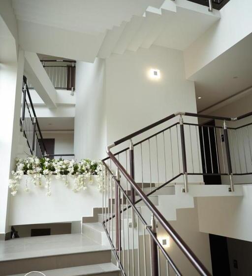 ホテル Wayanad Hill Suite