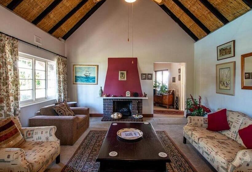 Inn Afrika Bed And Breakfast