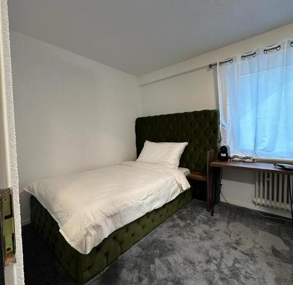 Livi S Hotelzimmer Rotes Haus