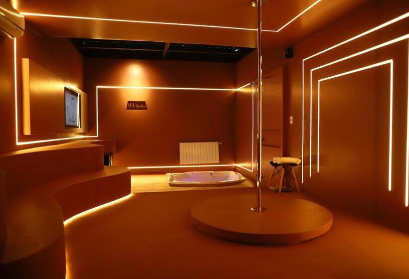 Luv Gardens Motel   Adults Only