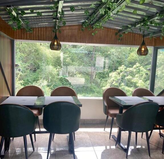 Luxe Resorts   Centrally Heated Air Conditioned Hotel In The Heart Of Kasauli