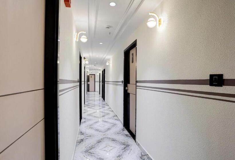 Oyo Flagship Hotel Lavish