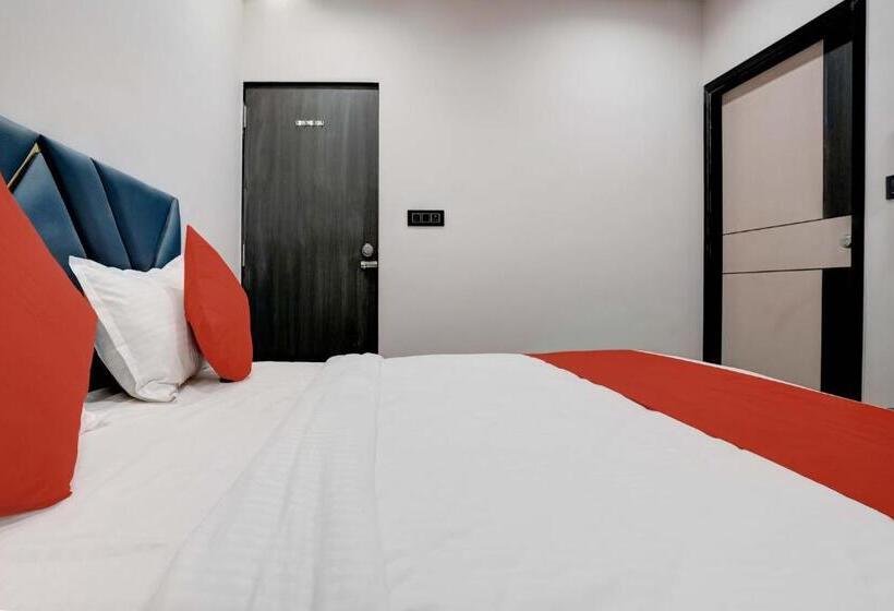 Oyo Flagship Hotel Lavish
