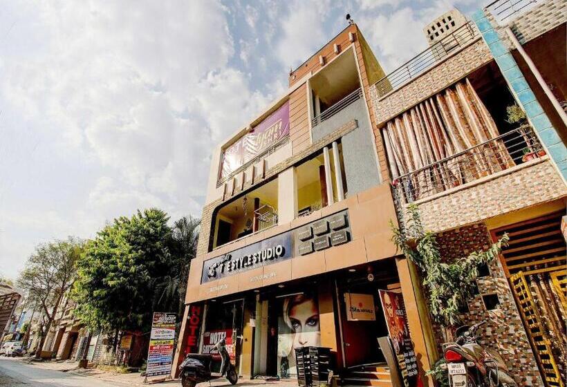 Oyo Hotel Satyam Shree