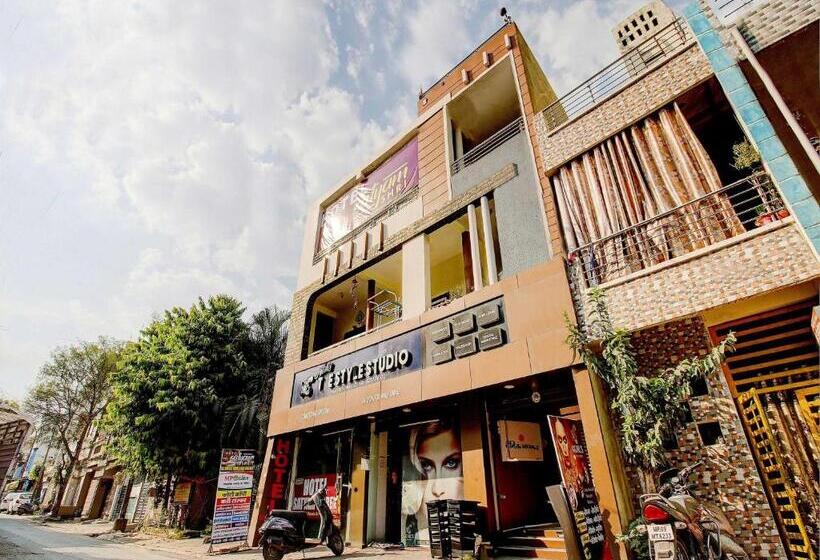 Oyo Hotel Satyam Shree