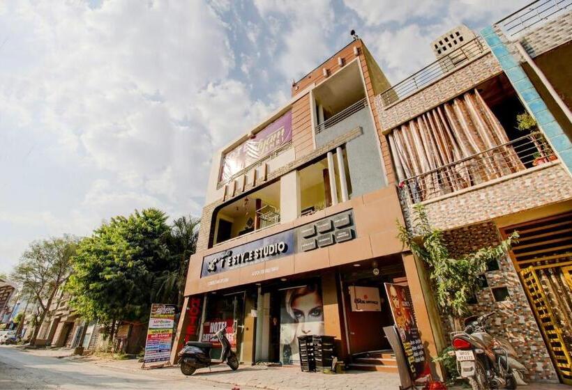 Oyo Hotel Satyam Shree