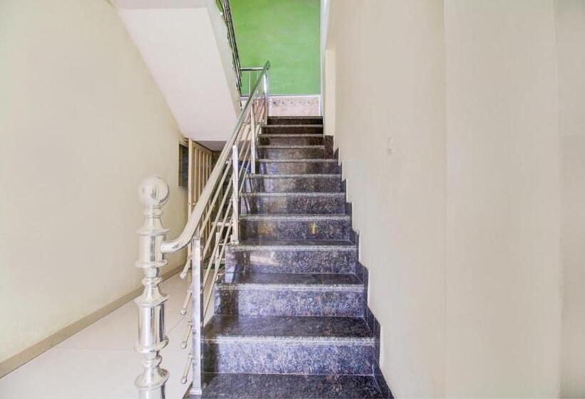 Oyo Hotel Satyam Shree