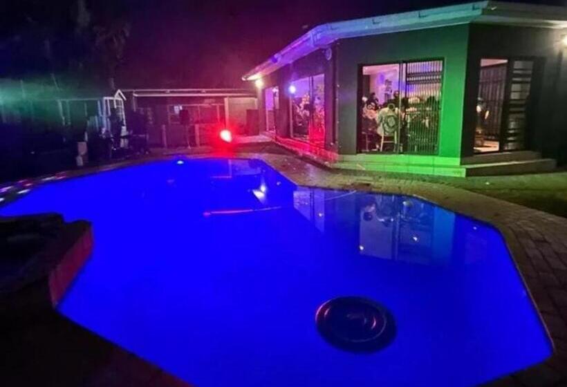 ペンション 2 On Haig Accommodation, Selbourne, East London