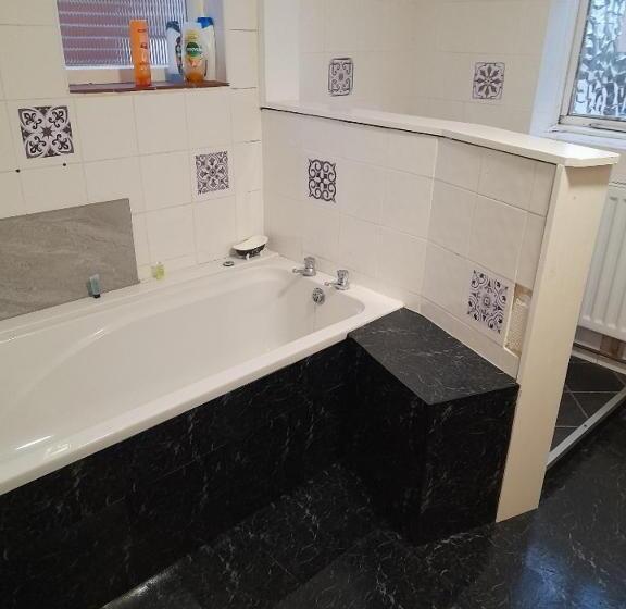 بنسيون British Flag