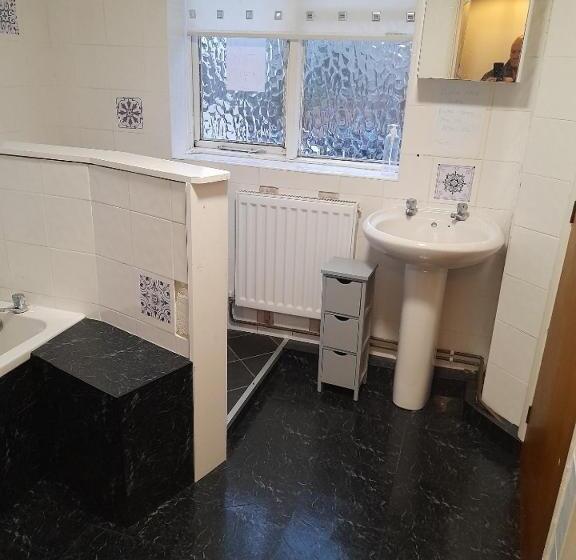 بنسيون British Flag