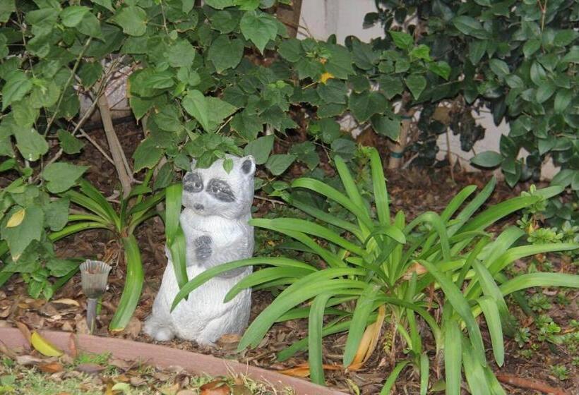 بنسيون Cute Cottage, Walk To The Studios, Pool, Bbq