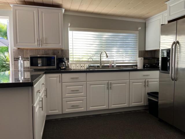 بنسيون Cute Cottage, Walk To The Studios, Pool, Bbq