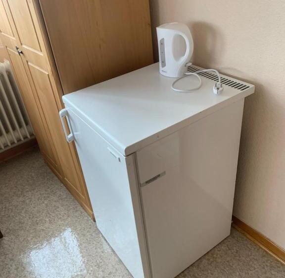 بنسيون Gasthaus Für Monteure