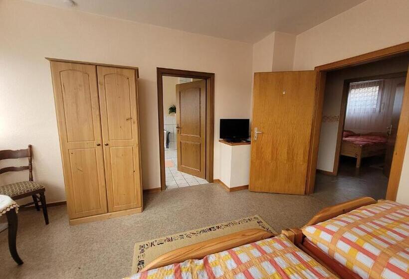 بنسيون Gasthaus Für Monteure