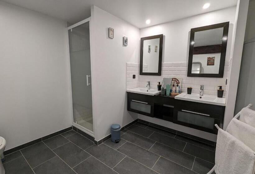 펜션 Guestroom Bouges Le Château, 1 Pièce, 3 Personnes   Fr 1 591 536