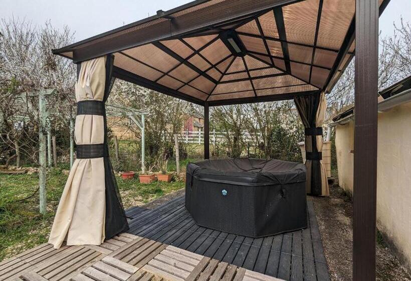 بنسيون Guestroom Bouges Le Château, 1 Pièce, 3 Personnes   Fr 1 591 536