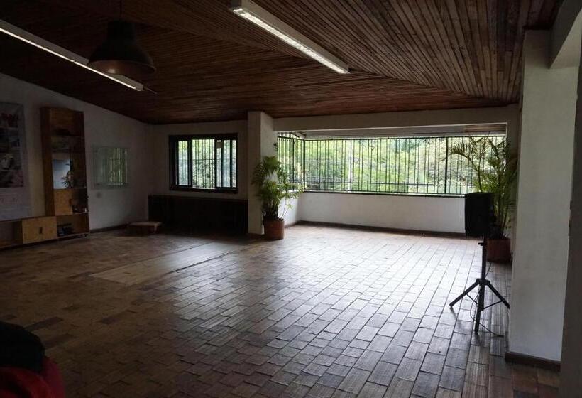 پانسیون Hostel B