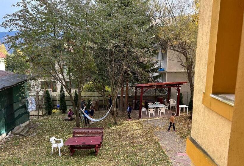 Пансион Hypnotic Villa Predeal