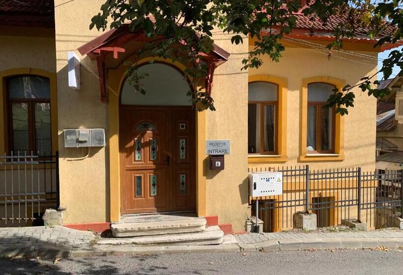 Пансион Hypnotic Villa Predeal