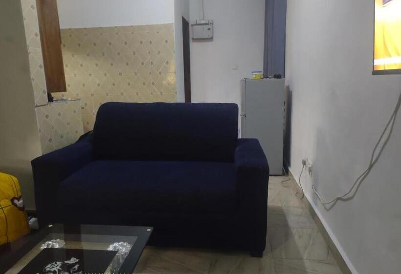 פנסיון Kingee Lodge