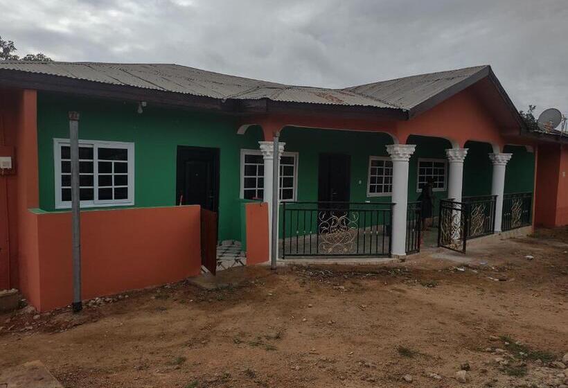 פנסיון Kingee Lodge