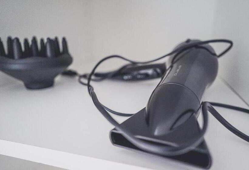 פנסיון Lake Rooms