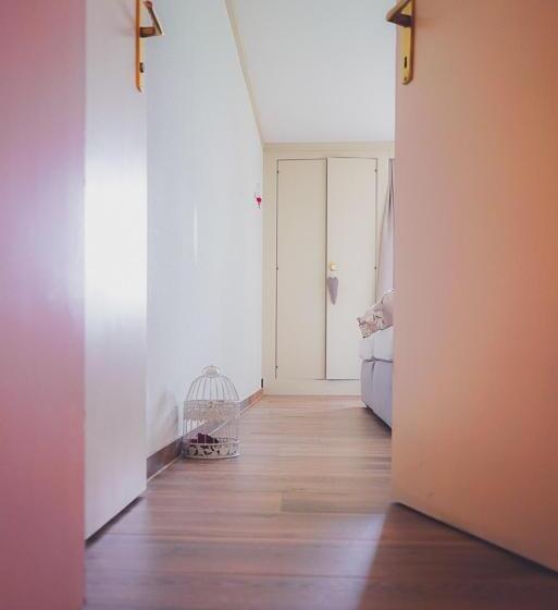 פנסיון Lake Rooms