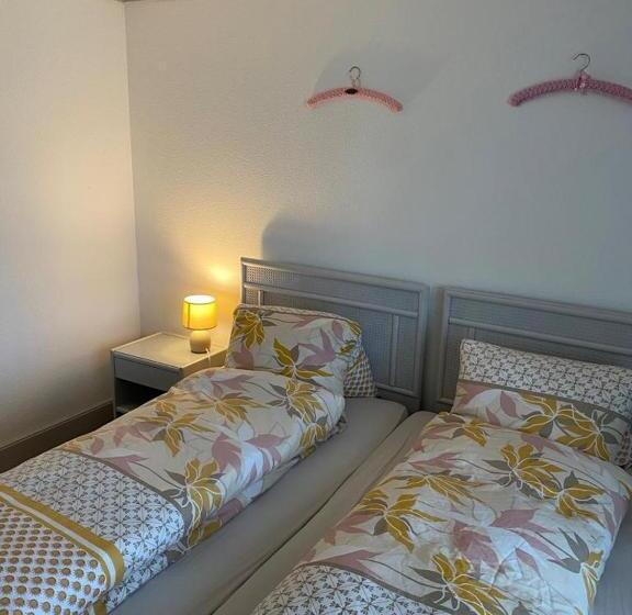 פנסיון Lake Rooms