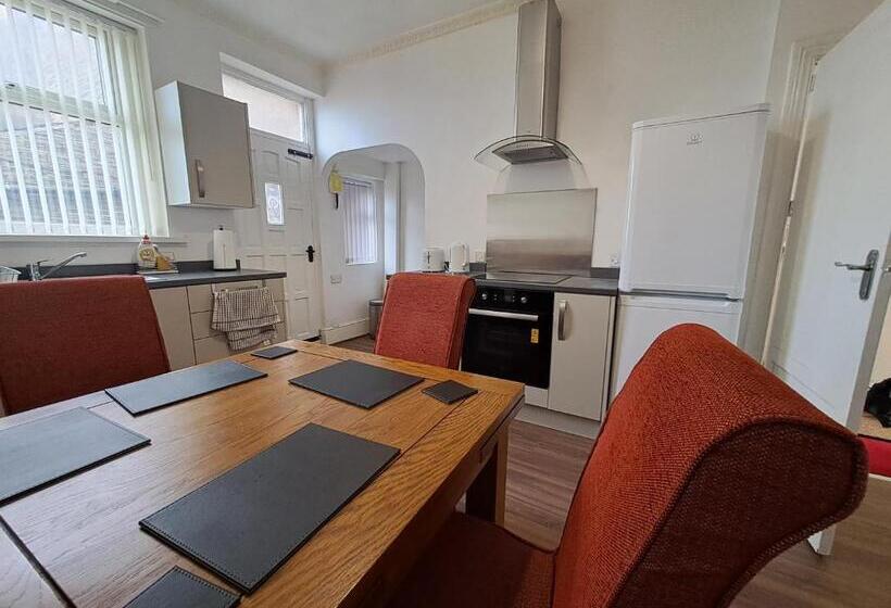 פנסיון Maryann S