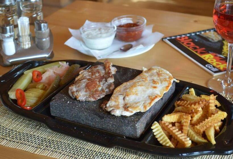 Пансион Skigyimes Guesthouse