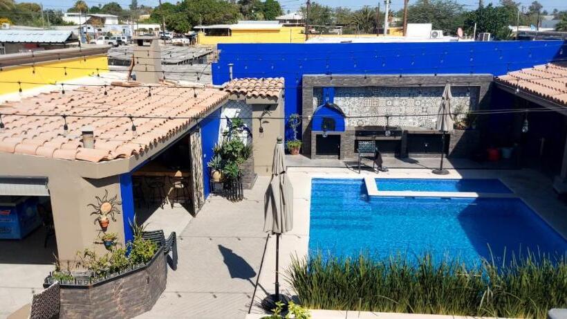 פנסיון The Hideaway Condo Full Place