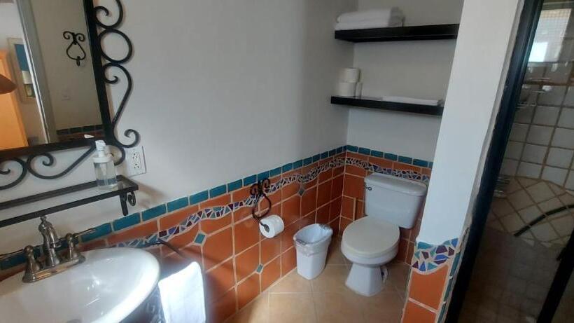 פנסיון The Hideaway Condo Full Place