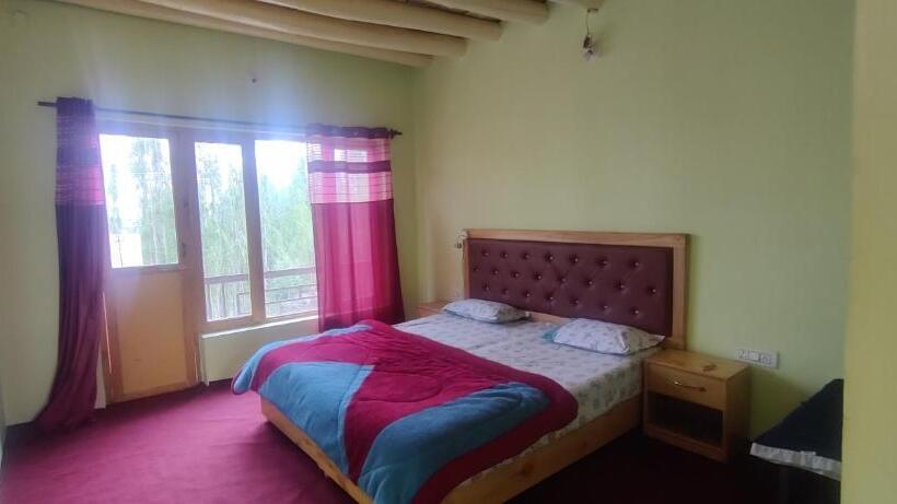 Pensão Thupwang Villa