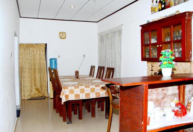 פנסיון Villa Hasi