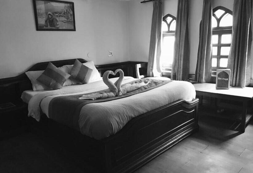 Royal Hill View Hotel And Resort