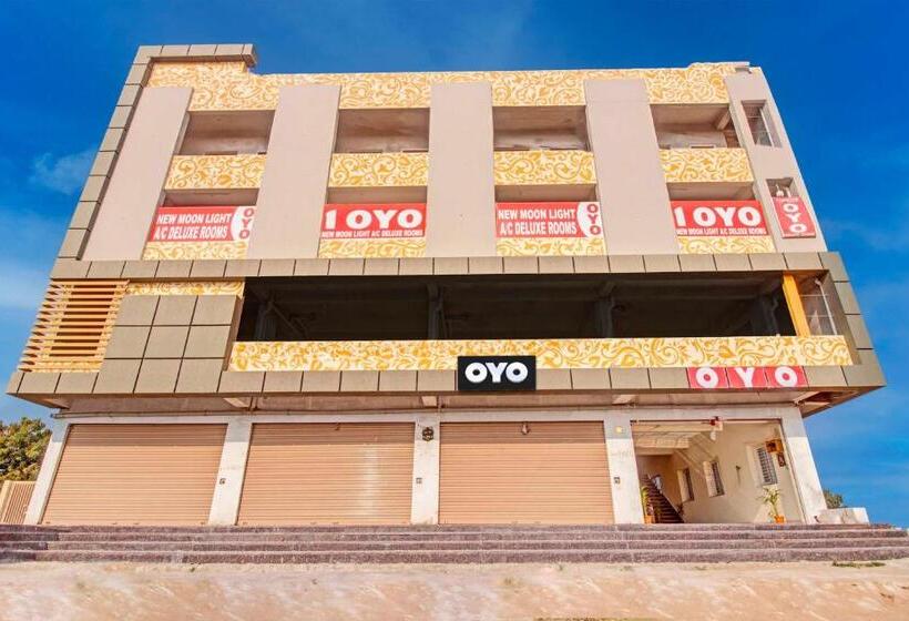 Super Oyo Flagship Hotel New Moon Light